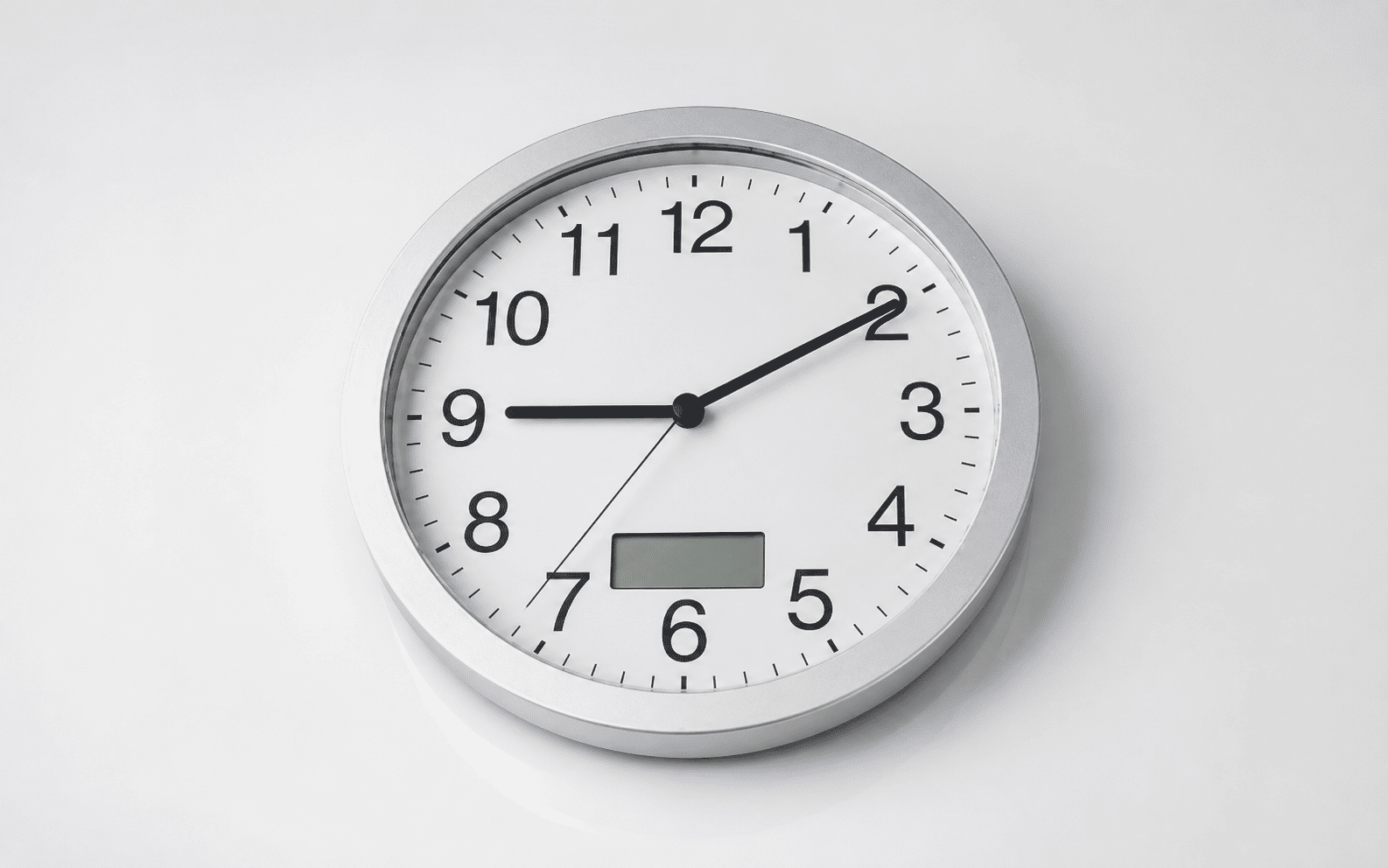 Large Round Wall Clock, 36 cm Diameter 