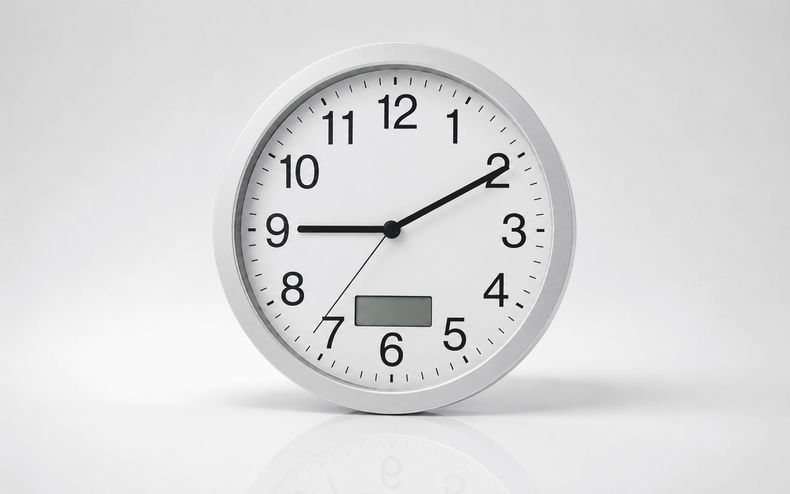Large Round Wall Clock, 36 cm Diameter 
